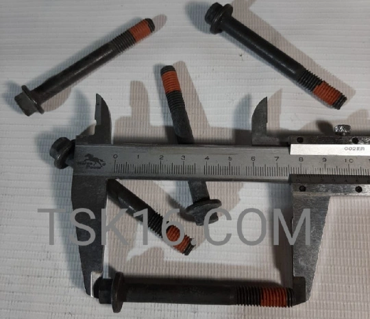 Болт М8*1,25 (L=70mm) воздушного патрубка 3926972 (3903096) - ISBe, QSBe, ISFe (Ориг)